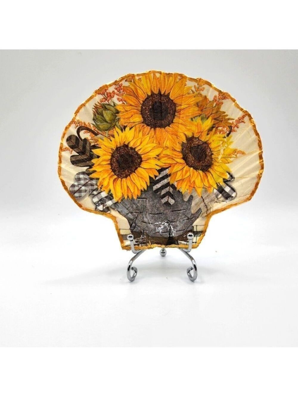 Decoupage Scalloped shell Sunflowers in a basket